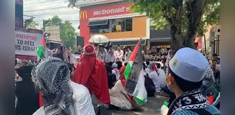 Ventas de McDonald's se desploman tras apoyar a Israel en ataques a Palestina
