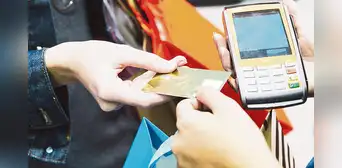 Estadounidenses abrumados por deudas de tarjetas de crédito