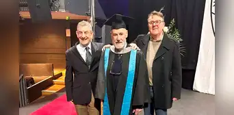 Hombre de 95 años se gradúa en la universidad y va por el doctorado: "¿Quién dijo que es tarde para aprender?" Hombre de 95 años se gradúa en la universidad y va por el doctorado: "¿Quién dijo que es tarde para aprender?"