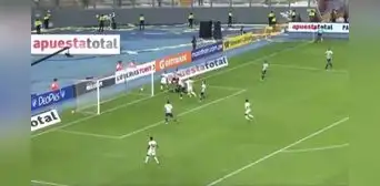Andy Polo silenció el Nacional con un golazo: Universitario saca ventaja ante Alianza Lima