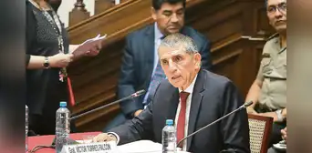 Congreso: piden que Víctor Torres renuncie antes de que lo interpelen