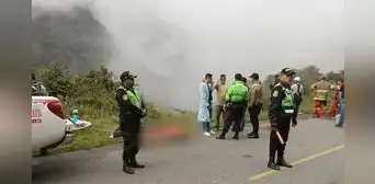 Cusco: 3 muertos y 1 desaparecido tras volcadura de auto en la carretera hacia Quillabamba Cusco: 3 muertos y 1 desaparecido tras volcadura de auto en la carretera hacia Quillabamba