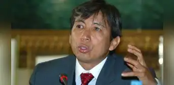 José Arista reemplaza a Alex Contreras como ministro de Economía y Finanzas