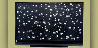 ¿Por qué aparecen puntos blancos en la pantalla de tu smart TV y cómo solucionarlo? ¿Por qué aparecen puntos blancos en la pantalla de tu smart TV y cómo solucionarlo?