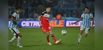 River Plate erró dos penales y empató 2-2 con Atlético Tucumán por la Copa de la Liga Argentina 2024 River Plate erró dos penales y empató 2-2 con Atlético Tucumán por la Copa de la Liga Argentina 2024
