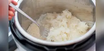 Científicos cultivan carne de res dentro de granos de arroz y crean un nuevo alimento