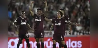 Con Luis Advíncula, Boca Juniors perdió 1-2 ante Lanús por la Copa de la Liga Argentina