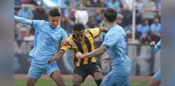 ¡Partidazo! Bolívar y The Strongest empataron 4-4 por el clásico de la liga boliviana ¡Partidazo! Bolívar y The Strongest empataron 4-4 por el clásico de la liga boliviana