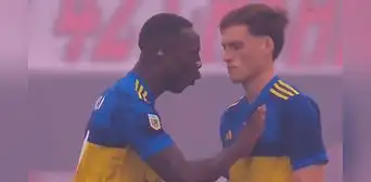Hinchas de Boca se rindieron ante Advíncula tras gesto con juvenil: "El capitán sin cinta" Hinchas de Boca se rindieron ante Advíncula tras gesto con juvenil: "El capitán sin cinta"