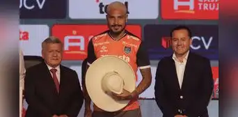 Guerrero tras ser presentado como nuevo jugador de la UCV: "Es un honor estar en Trujillo" Guerrero tras ser presentado como nuevo jugador de la UCV: "Es un honor estar en Trujillo"