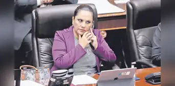 Congreso: leerán este lunes amonestación pública contra Digna Calle por ausentarse durante 7 meses
