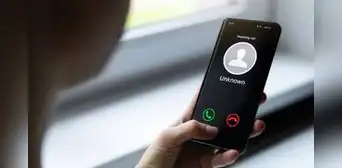 ¿Quién está detrás de las misteriosas llamadas telefónicas que cuelgan apenas contestas?