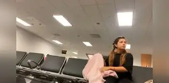 Duiliana Sánchez, la extranjera que vive desde hace 34 días en el aeropuerto e intenta ingresar a Perú Duiliana Sánchez, la extranjera que vive desde hace 34 días en el aeropuerto e intenta ingresar a Perú