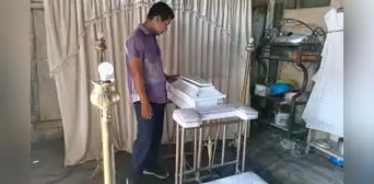 Iquitos: bebé es velado hace 3 días por falta de dinero para ser enterrado Iquitos: bebé es velado hace 3 días por falta de dinero para ser enterrado