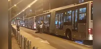 Metropolitano: reportan larga cola de buses varados en la estación Emancipación