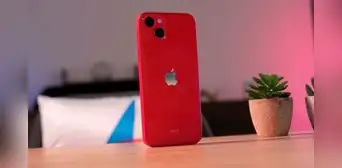 ¿Por qué Apple dona el dinero que recibe cuando alguien compra un iPhone de color rojo?