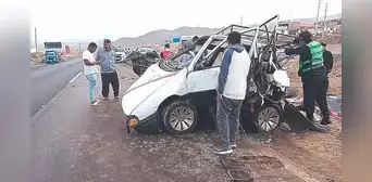 Huacho: muere toda una familia tras chocar bus con su camioneta