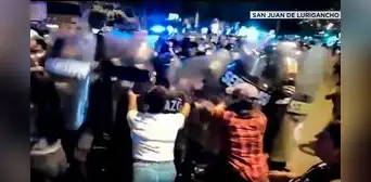 SJL: ambulantes se enfrentan a serenos y policías al intentar retomar la av. Los Jardines