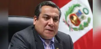 Gustavo Adrianzen minimiza críticas por Rolex de Dina Boluarte: "Declaremos también los lapiceros"