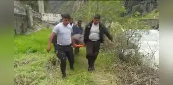 Cañete: fallecen 3 personas y 4 se encuentran desaparecidas tras caída de miniván a río Cañete: fallecen 3 personas y 4 se encuentran desaparecidas tras caída de miniván a río