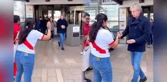 Ricardo Gareca tuvo un tierno gesto con hincha peruana que lo visitó en Francia antes del partido de Chile Ricardo Gareca tuvo un tierno gesto con hincha peruana que lo visitó en Francia antes del partido de Chile