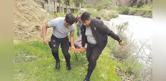 Cañete: miniván cae a río y mueren sus ocho pasajeros en Yauyos Cañete: miniván cae a río y mueren sus ocho pasajeros en Yauyos