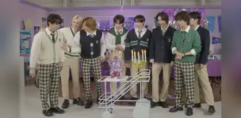 ¡Stray Kids celebra 6.º aniversario! Así festejaron junto con el fandom STAY en LIVE ¡Stray Kids celebra 6.º aniversario! Así festejaron junto con el fandom STAY en LIVE