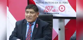 Congreso reúne firmas para censurar al ministro Rómulo Mucho por falta de idoneidad Congreso reúne firmas para censurar al ministro Rómulo Mucho por falta de idoneidad