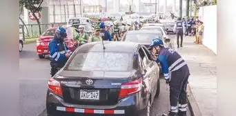 Congresistas de PL ofrecen formalizar a los colectiveros Congresistas de PL ofrecen formalizar a los colectiveros
