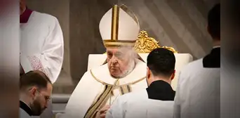 Papa Francisco presidió vigilia del Sábado Santo luego de renunciar al vía crucis por salud Papa Francisco presidió vigilia del Sábado Santo luego de renunciar al vía crucis por salud