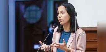 Sigrid Bazán sobre respaldo de bancadas a Dina Boluarte: "Le garantizan impunidad para robar"