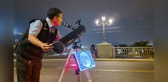 Ver la Luna de cerca a 2 soles: el señor que recorre las calles de Lima con un telescopio