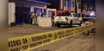 Comas: presunto cabecilla de banda criminal fue asesinado de 40 balazos en su vehículo Comas: presunto cabecilla de banda criminal fue asesinado de 40 balazos en su vehículo