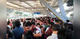 Metropolitano colapsa por segundo día consecutivo: usuarios reportan largas colas