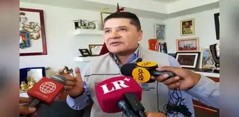 Alcalde de Arequipa asegura que crisis del Ejecutivo por el caso Rolex afecta la reactivación económica