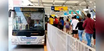Metropolitano: reportan retrasos en estaciones y piden que usuarios tomen precauciones