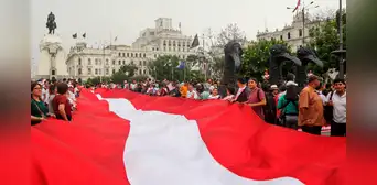 La movilización social es la única salida a la actual crisis política, aseguran especialistas La movilización social es la única salida a la actual crisis política, aseguran especialistas