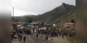 Cusco: pobladores de Chumbivilcas mantienen bloqueado el corredor minero Cusco: pobladores de Chumbivilcas mantienen bloqueado el corredor minero