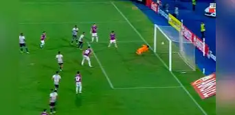 Alianza Lima perdió al último minuto: Carrizo marcó el 1-0 de Cerro Porteño y deja colero al club íntimo Alianza Lima perdió al último minuto: Carrizo marcó el 1-0 de Cerro Porteño y deja colero al club íntimo