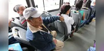Comisión del Congreso aprobó medio pasaje para adultos mayores en transporte público Comisión del Congreso aprobó medio pasaje para adultos mayores en transporte público