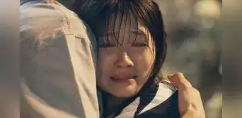 Una fan viaja en el tiempo para salvar a su idol de la muerte: el nuevo k-drama que arrasa en redes