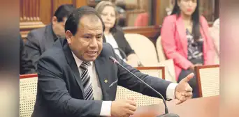 Ética blinda a Edgar Tello por recorte salarial y solo lo amonestan por pedir donación Ética blinda a Edgar Tello por recorte salarial y solo lo amonestan por pedir donación