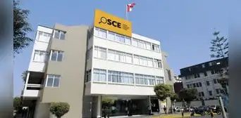 Juzgado Constitucional anula sanciones de OSCE que impiden al Grupo La República acceder a publicidad estatal