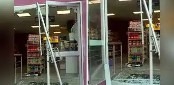 SJM: delincuentes usan técnica de combazo para robar Tambo y solo se llevan botellas de licor