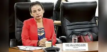Kira Alcarraz no apoyó tres denuncias contra congresistas de Acción Popular Kira Alcarraz no apoyó tres denuncias contra congresistas de Acción Popular