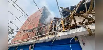 Incendio en Cercado de Lima: fuego no cesa completamente tras 24 horas del siniestro Incendio en Cercado de Lima: fuego no cesa completamente tras 24 horas del siniestro
