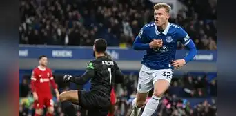 Liverpool perdió 2-0 ante Everton y quedó prácticamente fuera de la pelea por la Premier League Liverpool perdió 2-0 ante Everton y quedó prácticamente fuera de la pelea por la Premier League