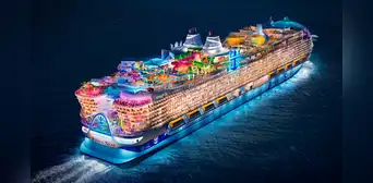 El crucero más grande del mundo está en América: tiene capacidad para 7.600 personas y cuenta con 7 piscinas El crucero más grande del mundo está en América: tiene capacidad para 7.600 personas y cuenta con 7 piscinas