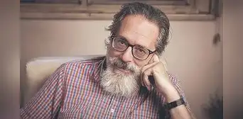 César Aira vuelve a publicar en el Perú César Aira vuelve a publicar en el Perú