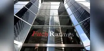 Fitch mantiene en negativo la calificación y rebaja la perspectiva del Perú por la incertidumbre política